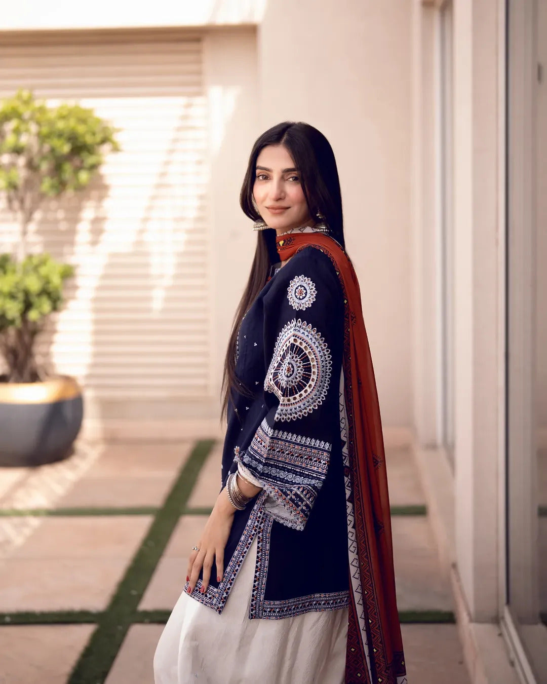Rangreza – Heavy Embroidered 3-Piece Suit (Stitched)