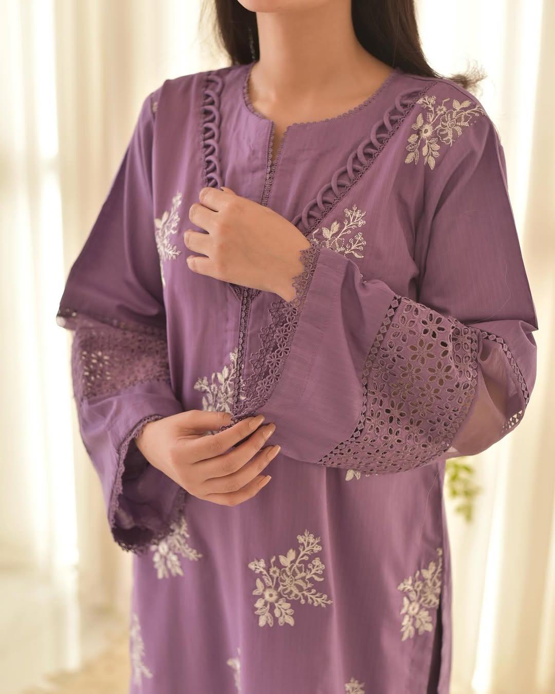HOORIA EMBROIDERY  3PC