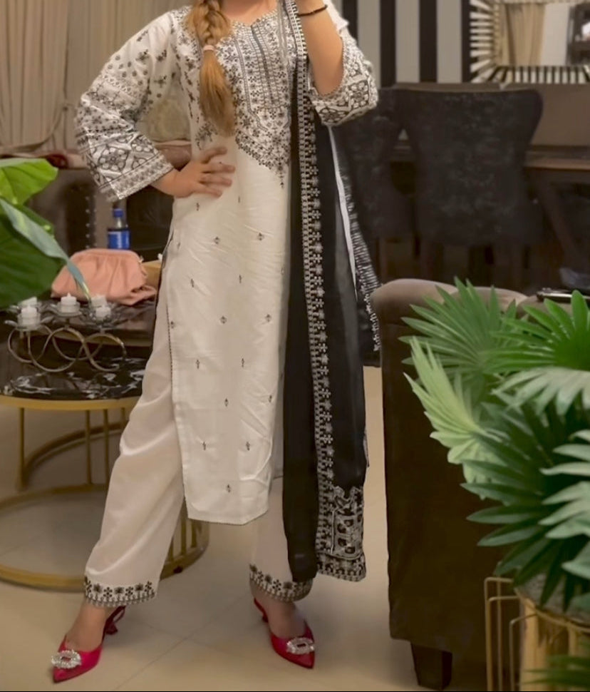 ARFA EMBROIDERY PURE LAWN 3PC