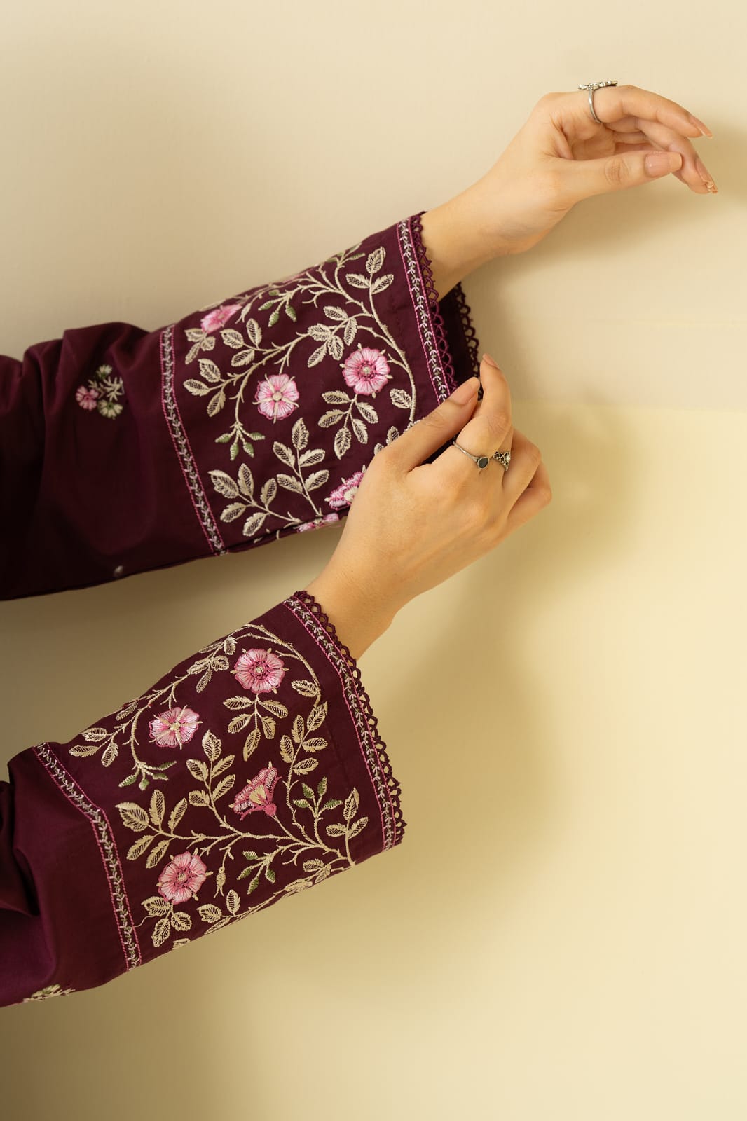 MULBERRY EMBROIDERY 2PC