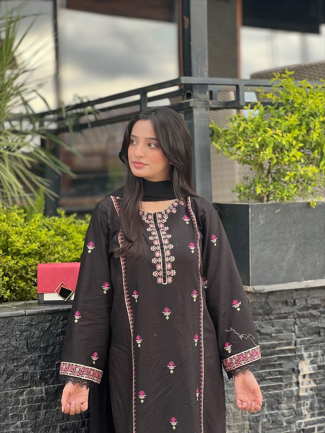 ANIKA EMBROIDERY 3PC