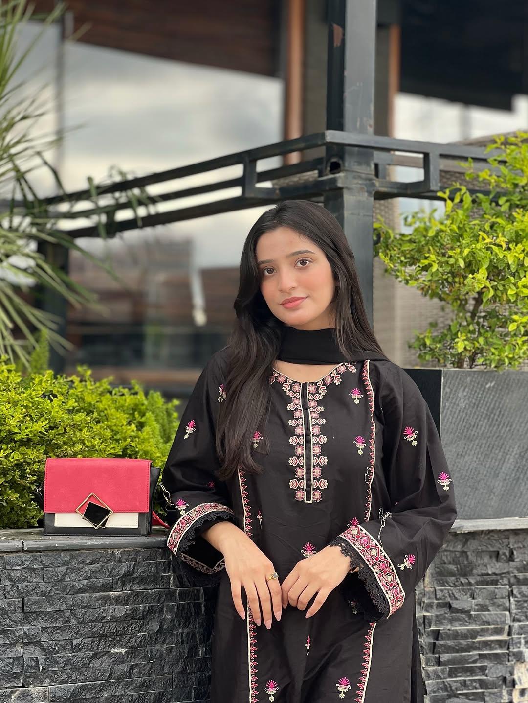 ANIKA EMBROIDERY 3PC