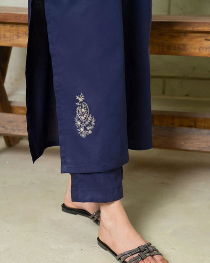 Dezal Embroidery 2pc Long Length NAFEES LIBAS