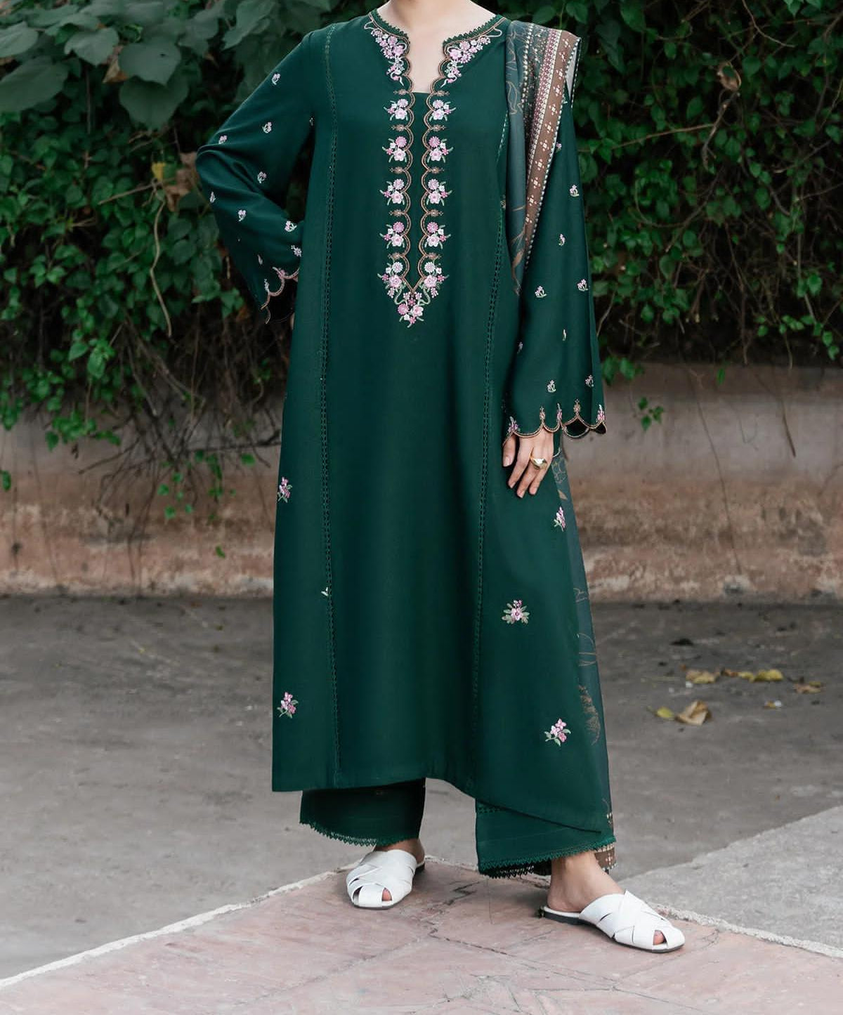 Ziva Green Embroidery 2pc