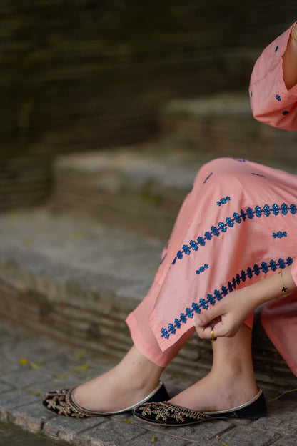 Zeenat  Lawn 3pc Embridery